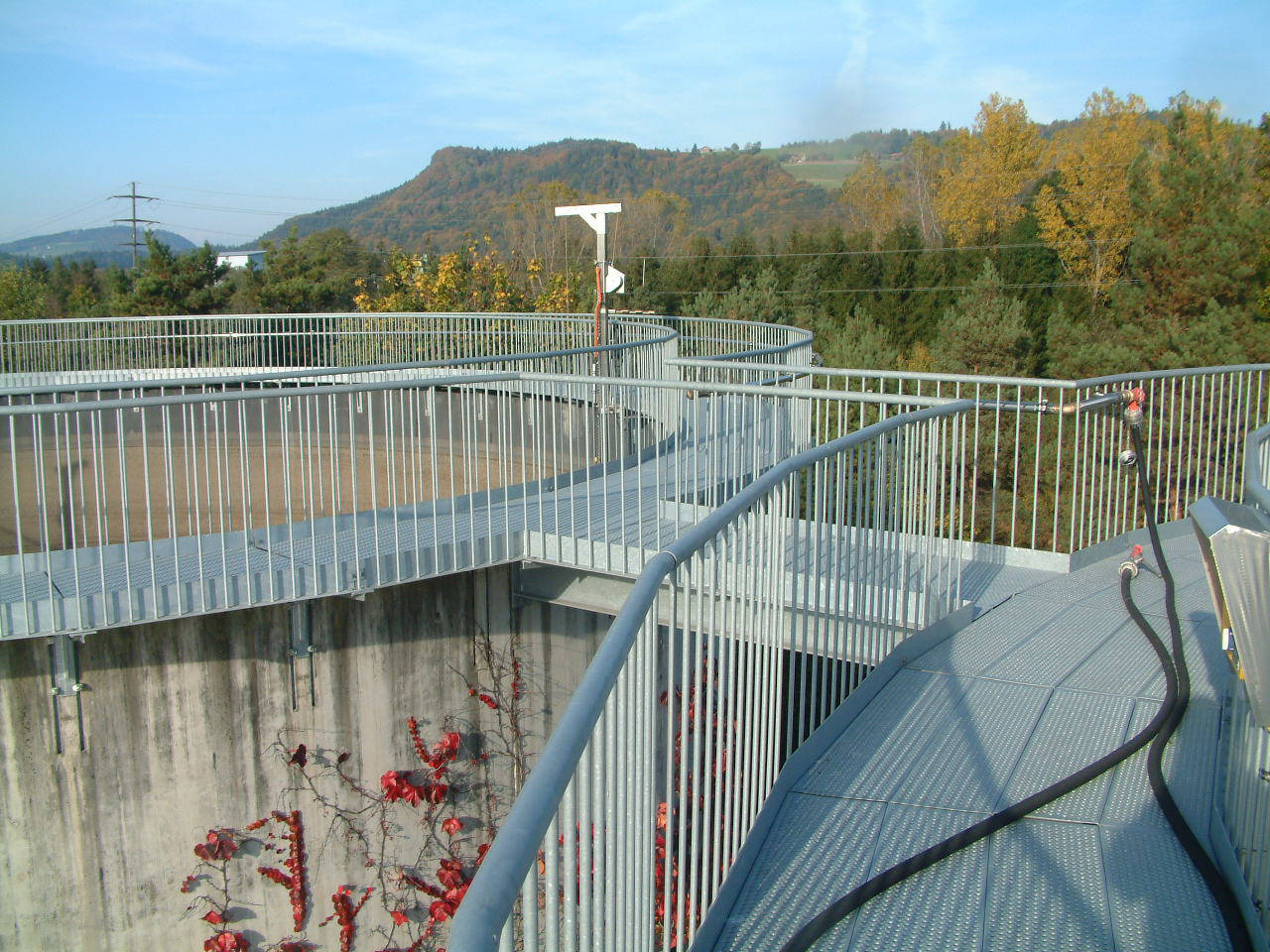 Laufsteg Brücke Geländer