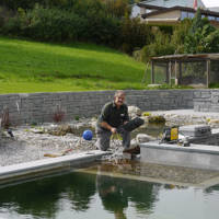 Metall in Garten - Teichlandschaft